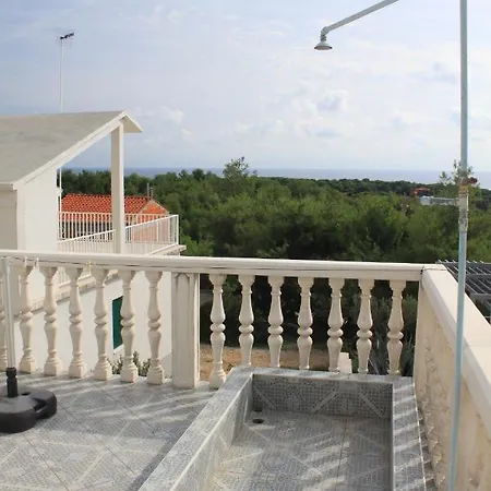 Apartments With A Parking Space Rukavac, Vis - 8837 Apartment *
