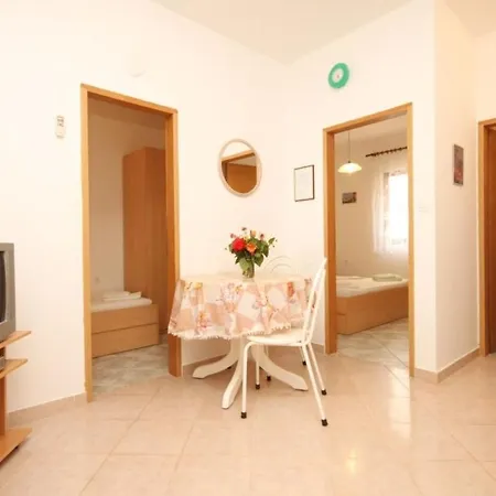 Appartement With A Parking Space Rukavac, - 8837 Vis