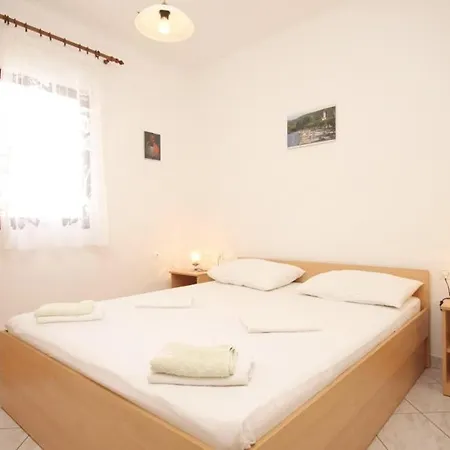 With A Parking Space Rukavac, - 8837