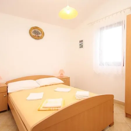 With A Parking Space Rukavac, - 8837