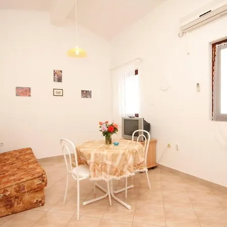 With A Parking Space Rukavac, - 8837