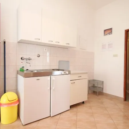 With A Parking Space Rukavac, - 8837 Vis