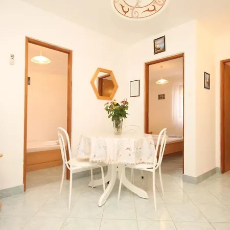 Apartament With A Parking Space Rukavac, - 8837 Vis