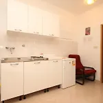 Apartmán With A Parking Space Rukavac, - 8837 Vis